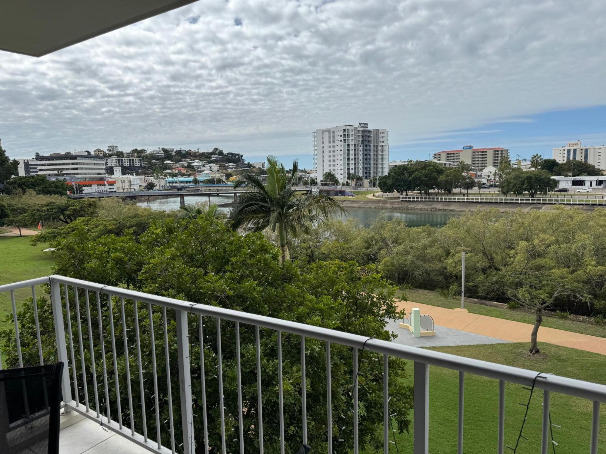 Apartment Stadium On The Riverfront 38