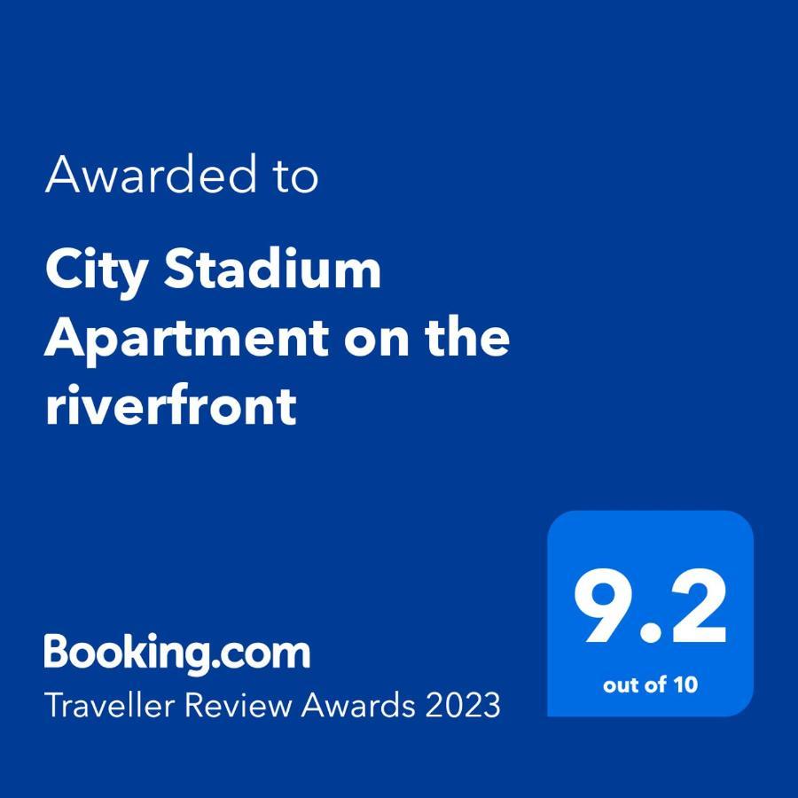 Stadium On The Riverfront 38 *